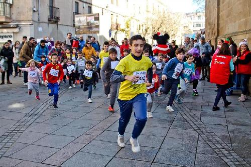 Los niños adelantan la San Silvestre